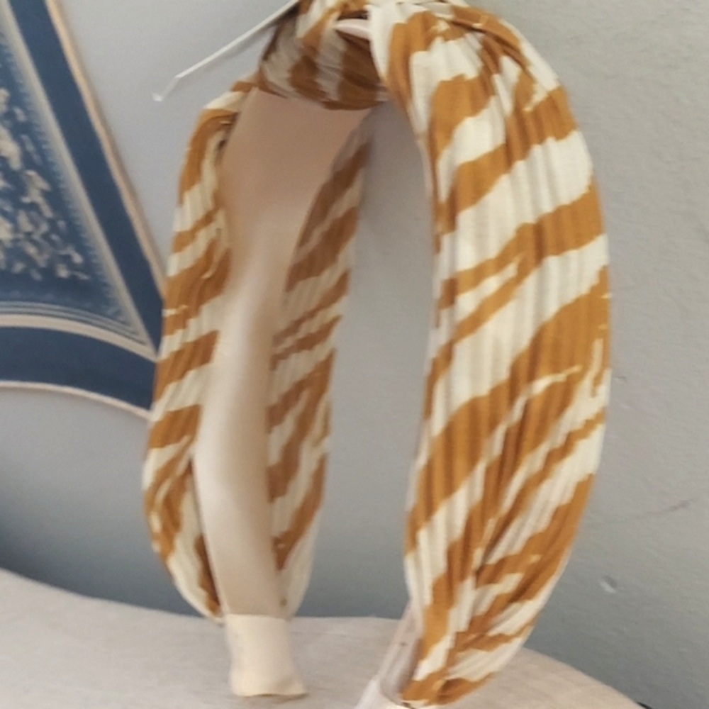 Francesca's Top Knot Caramel Cream Stripe Ruched Headband Nwts